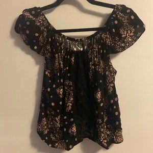 Forever 21 Top Size Medium Scalloped Back